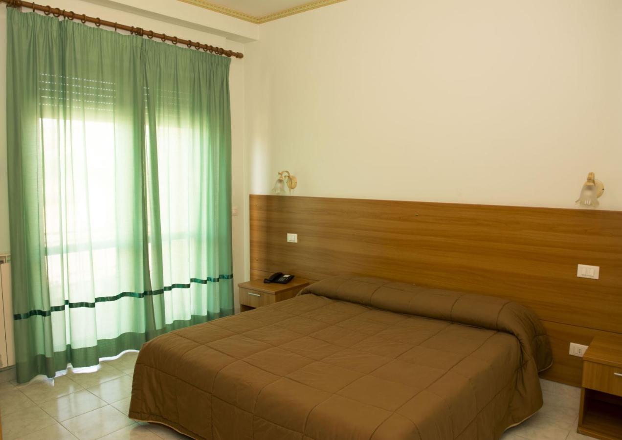 Hotel California Ariccia Εξωτερικό φωτογραφία